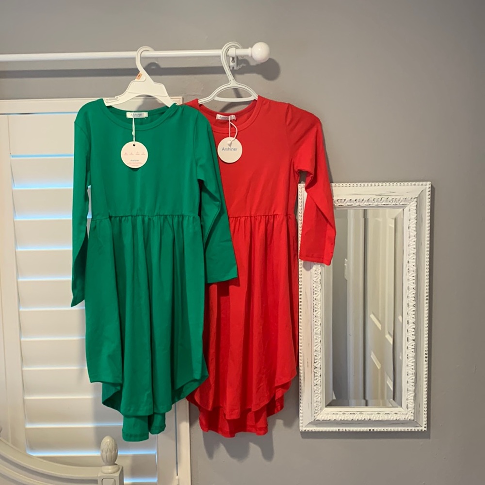 Christmas dresses super cute NWT size 6&8